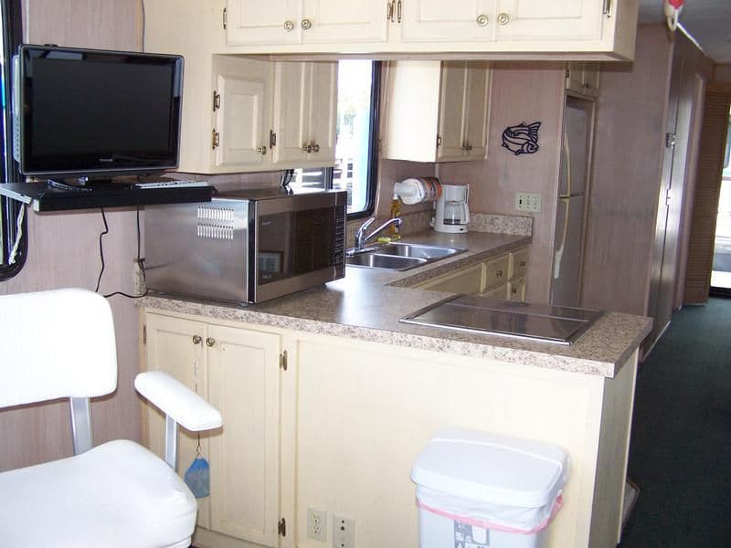 45 Foot 6 Sleeper Executive Houseboat