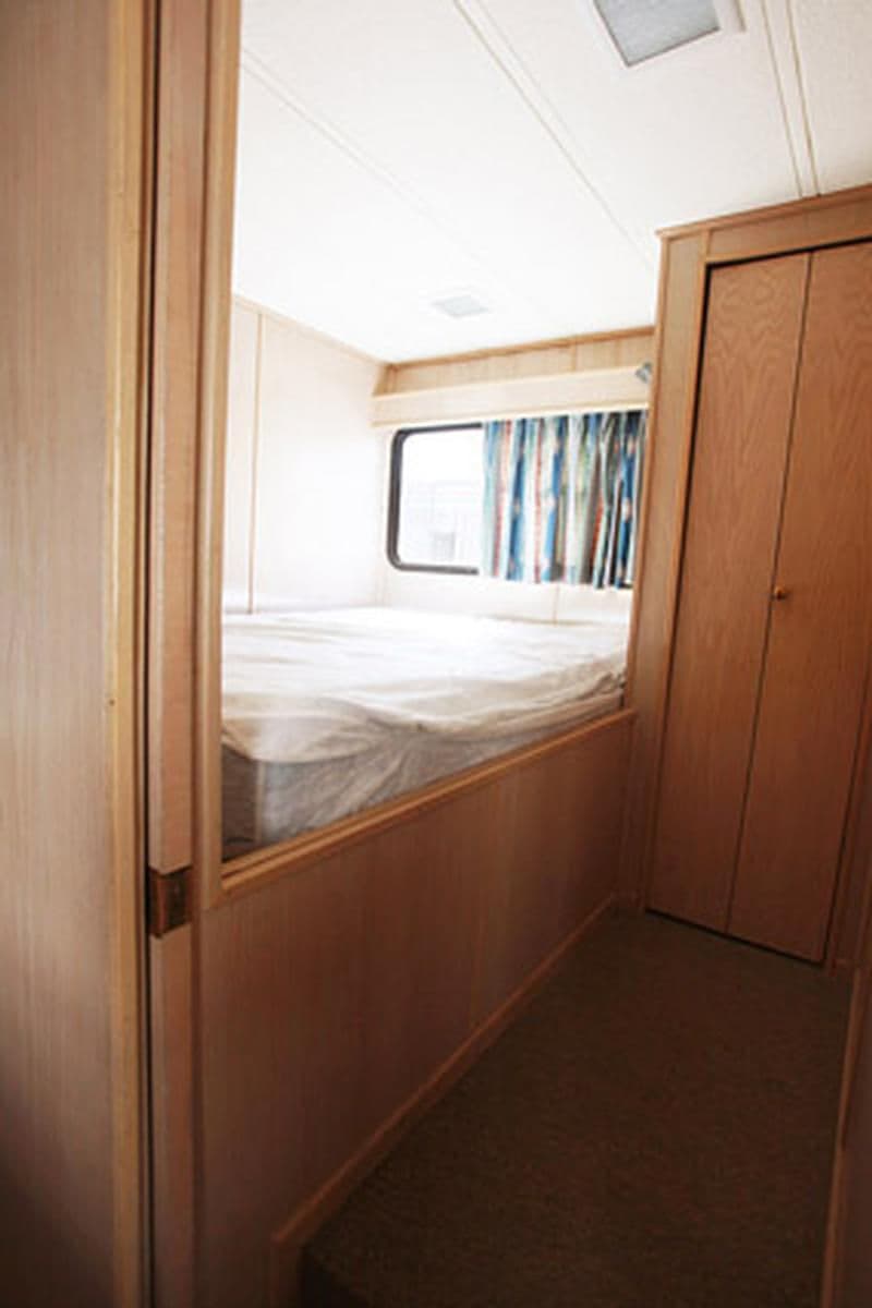 58 Foot Weekender Houseboat