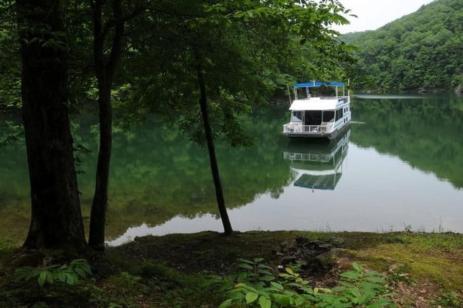 59 Deluxe Houseboat Sutton Lake