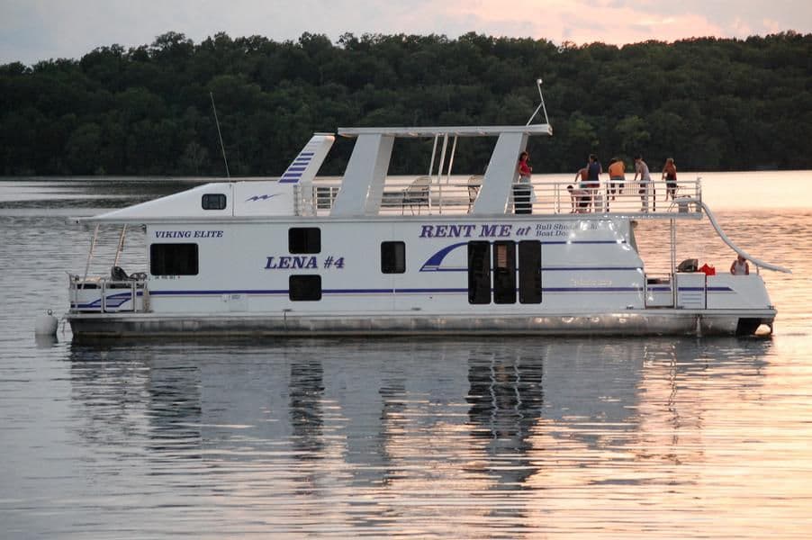 60 Deluxe Houseboat