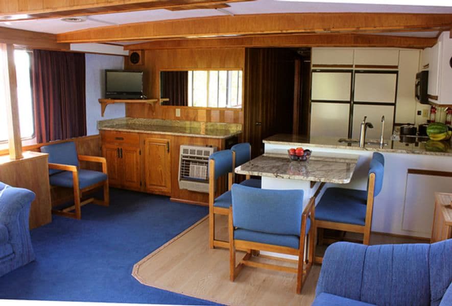 65 Foot Executive Houseboat