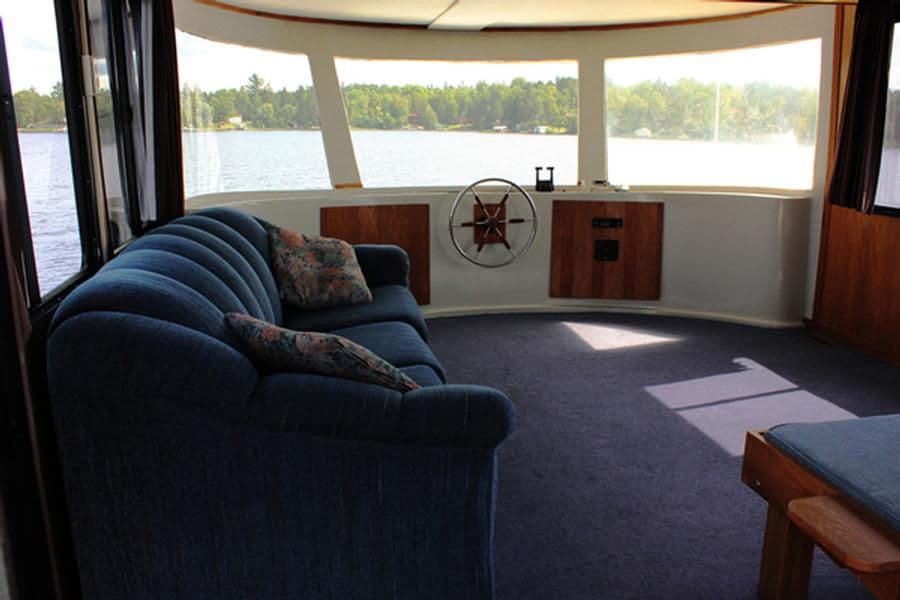 65 Foot Executive Houseboat