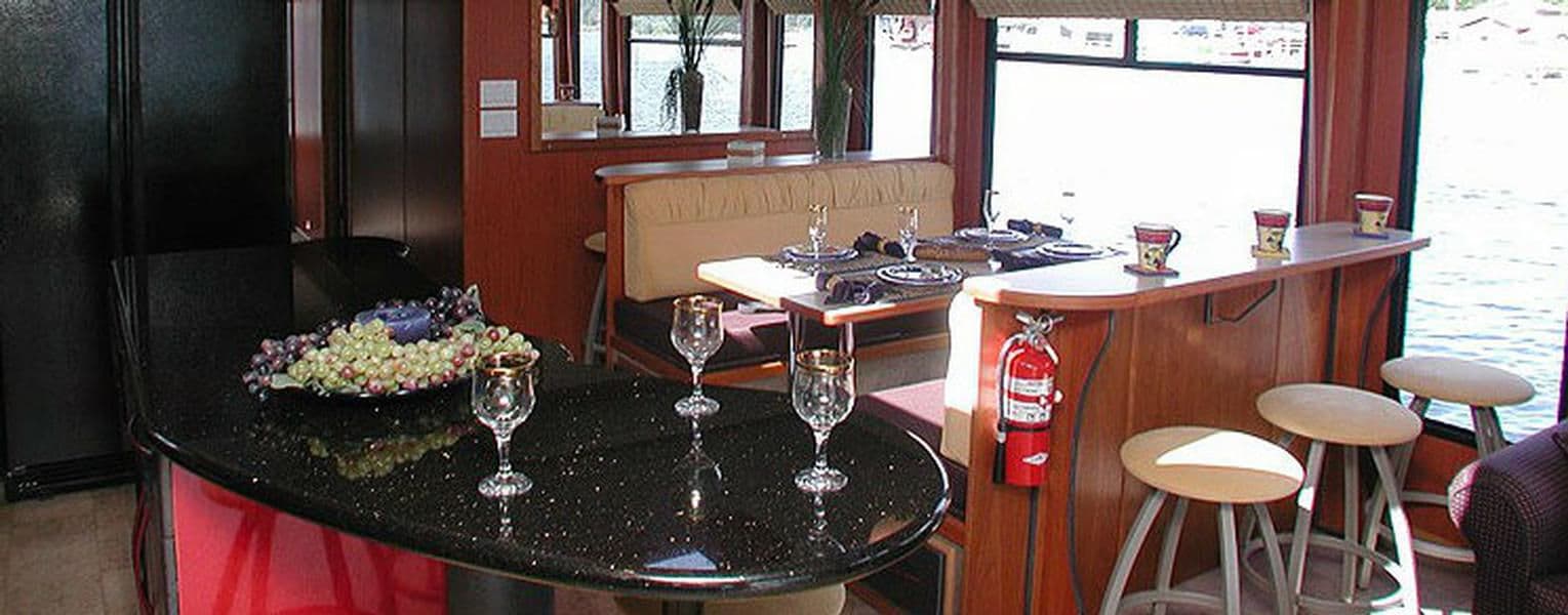 70 Genesis Houseboat