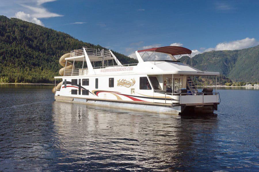 75 Genesis Houseboat