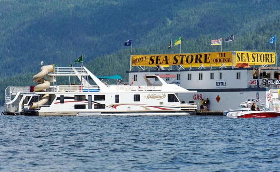 75 Genesis Houseboat