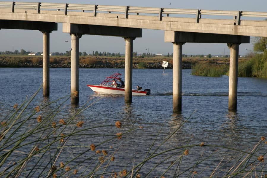 California Delta Houseboat Rentals