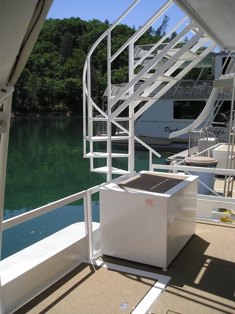 Deluxe Houseboat Shasta