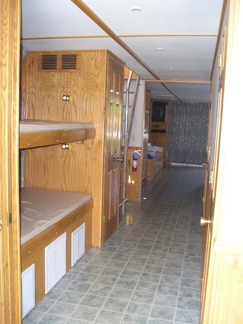 Horizon Houseboat