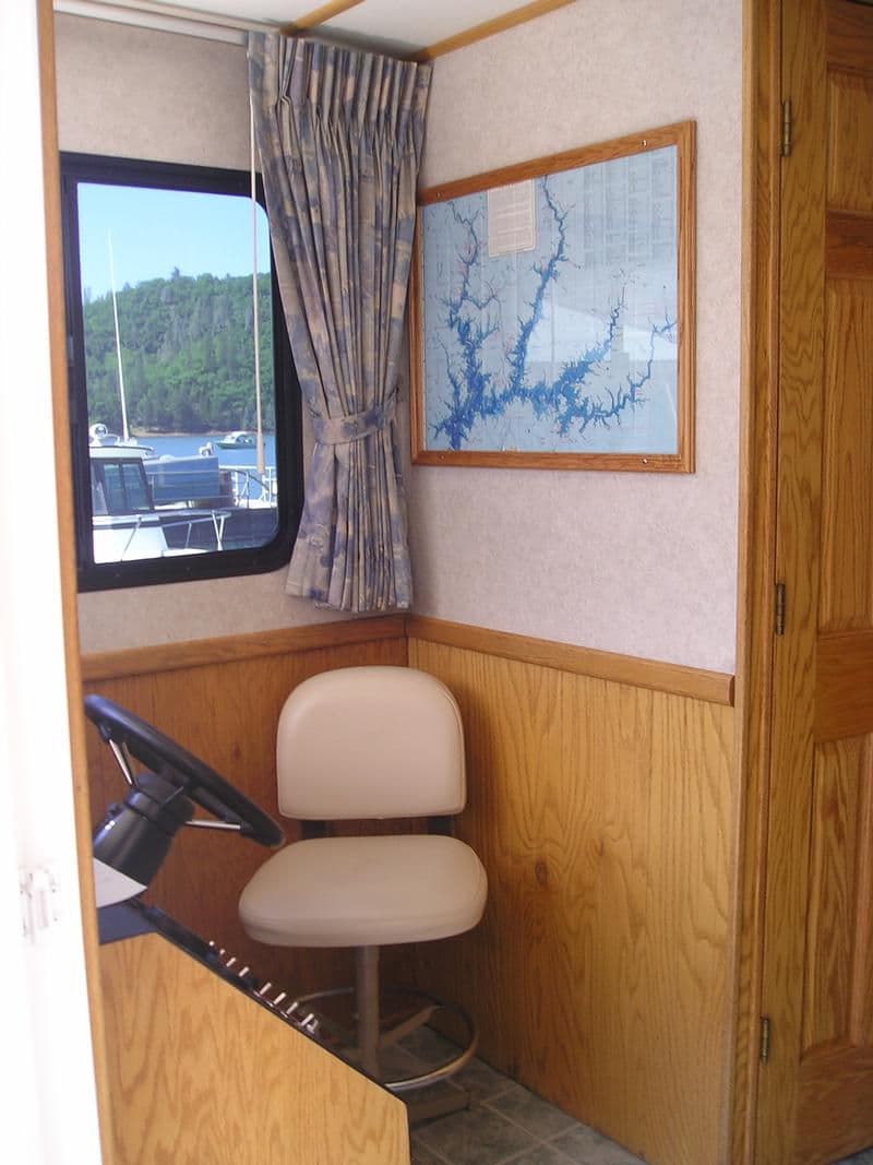 Horizon Houseboat