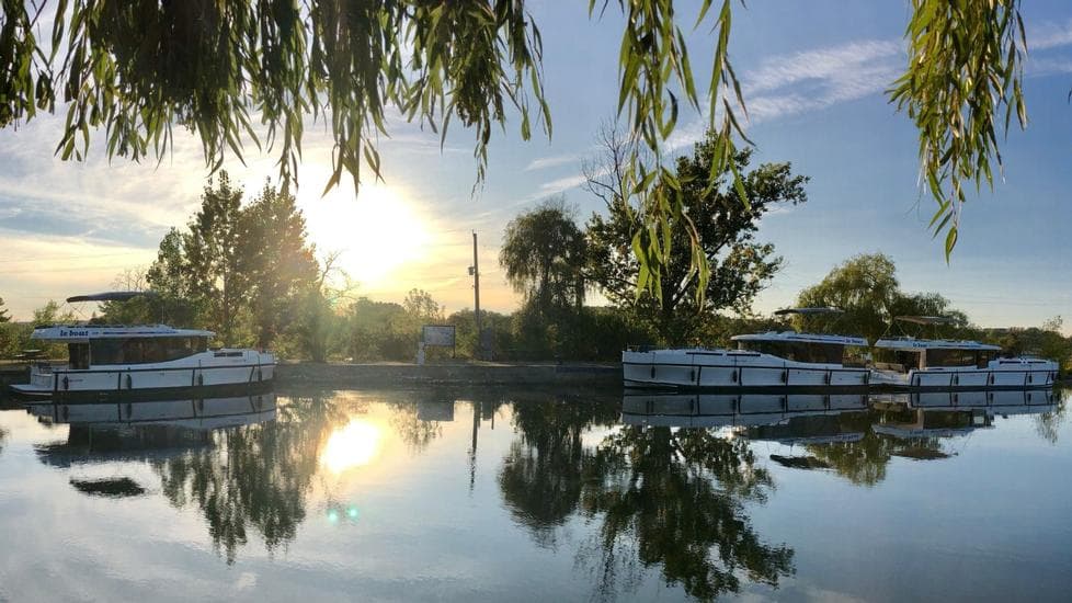 Rush hour on the Trent-Severn Waterway