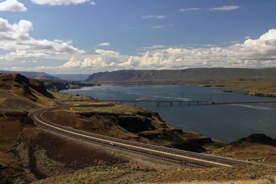 The view of Lake Roosevelt as you approach