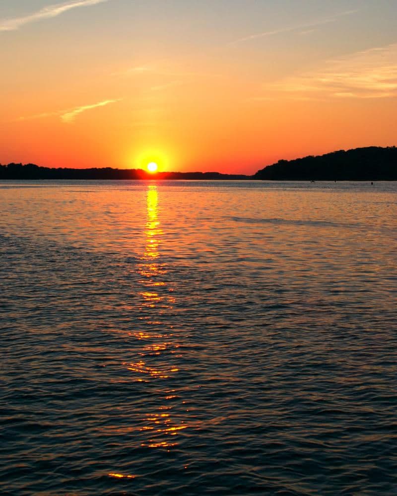 A stunning sunset over the Mississippi River