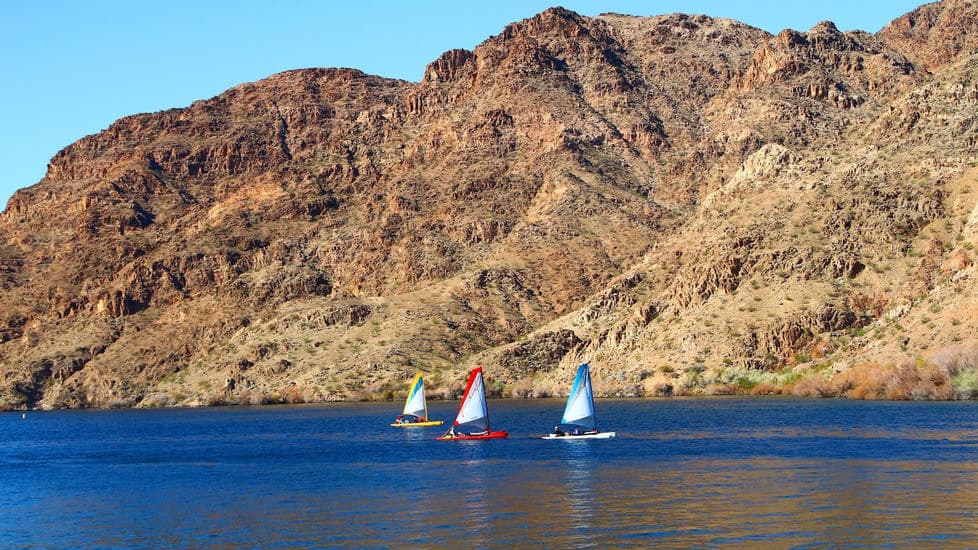 Sailing on Lake Mead