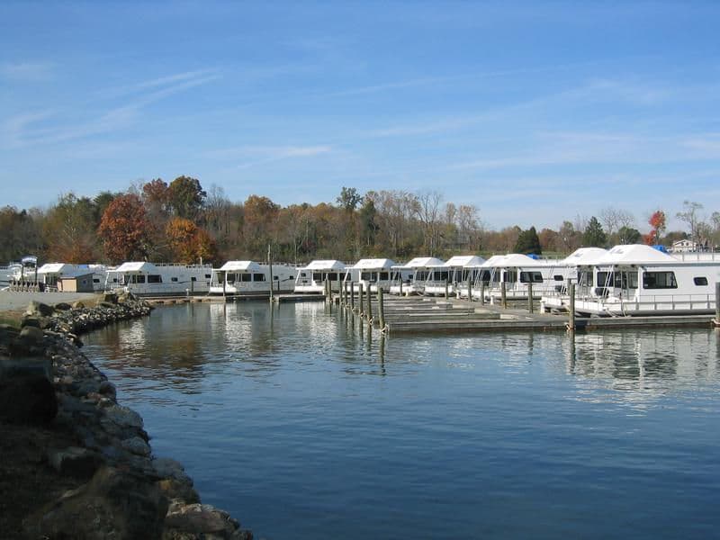 Board a houseboat minutes from your car