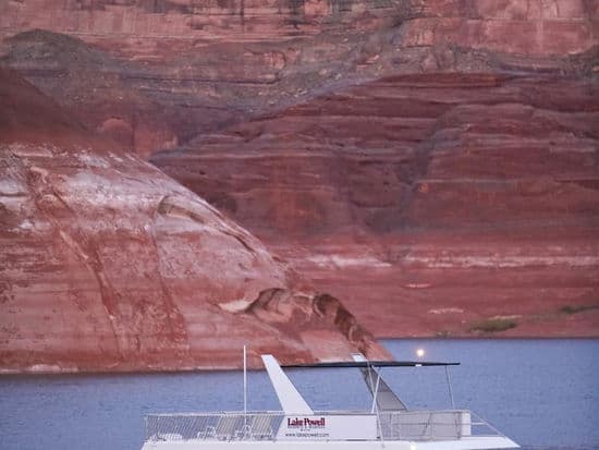 46 Expedition Class Houseboat