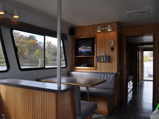 53' Deluxe Keycraft Cruiser Houseboat