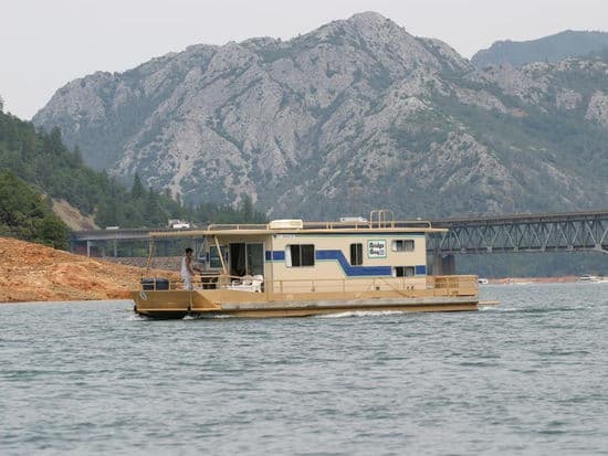 Cascade Houseboat