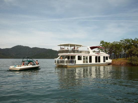 Corinthian Houseboat