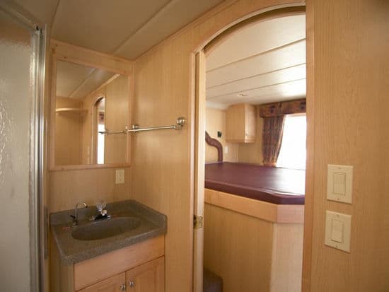 Corinthian Houseboat