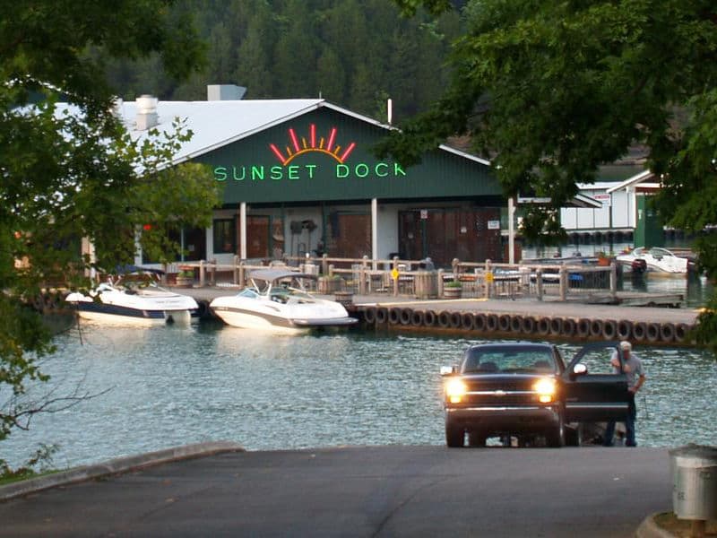 Bring your own watercraft on your houseboat trip to cruise the waters Photos