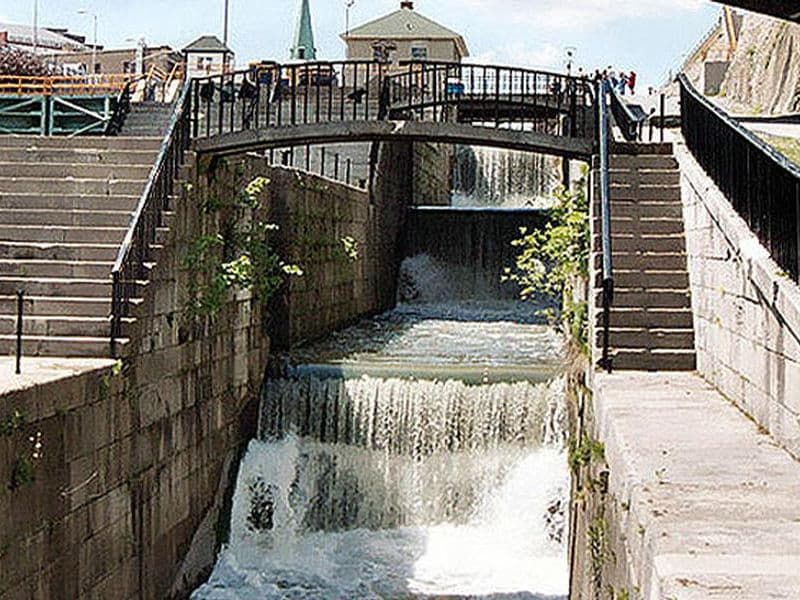 Side channels keep the regular flow of water moving Photos