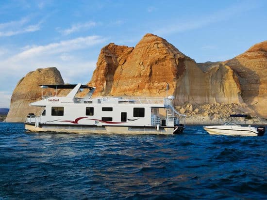 A powerboat lets you explore more of the lake