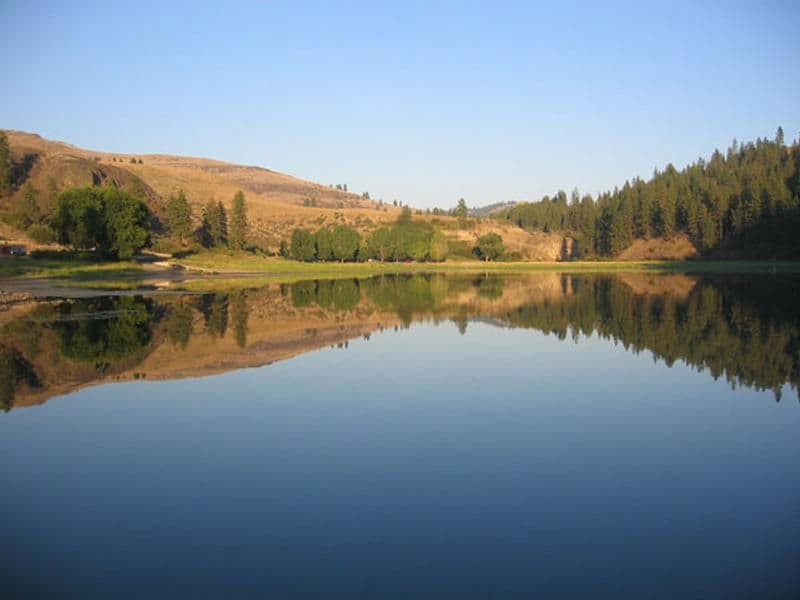 A peaceful view on the water Photos