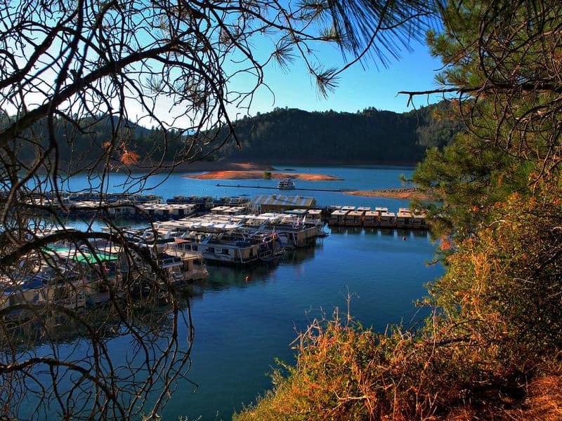 The end of summer brings autumn colors and plenty of houseboats Photos