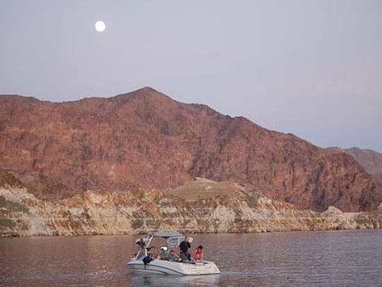 A powerboat is the best way to explore Lake Mead