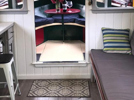 Lockmaster 42 Houseboat