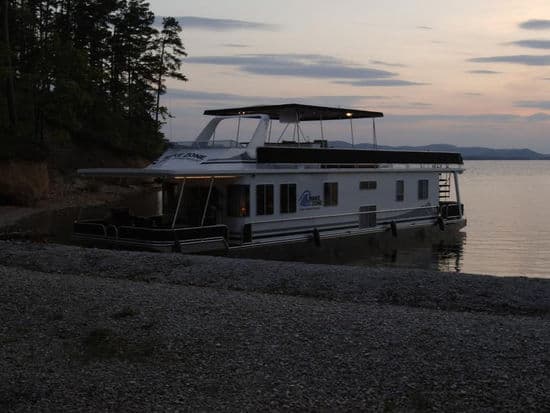 Royal Flush Class Houseboat