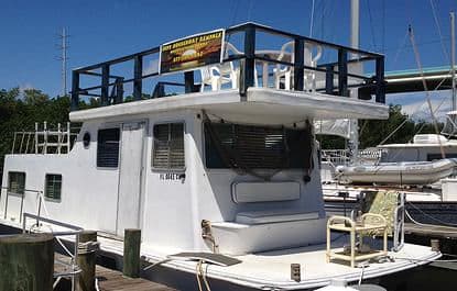 Sunrise Houseboat Exterior